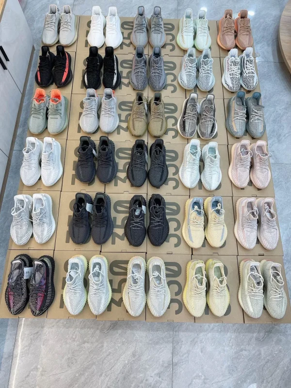 YEEZY SHOES – PALLET - Image 2